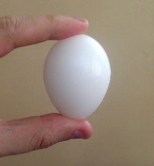 Plastik-Ei gefüllt, 5cm - Egg Solid Plastic - Deluxe