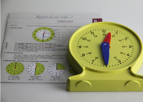 Lernuhr für Schüler aus RE-Plastic