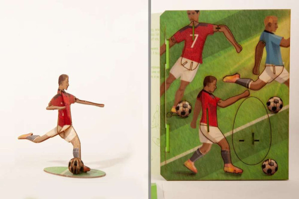 Holz Grusskarte 3D - Fussballer