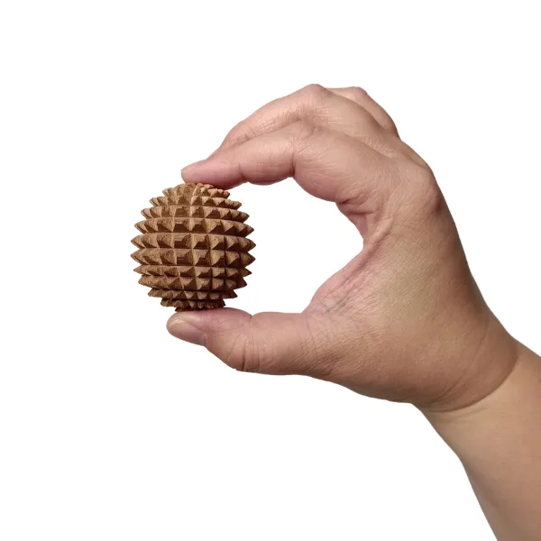 Akupressurkugel aus Zedernholz(2).webp